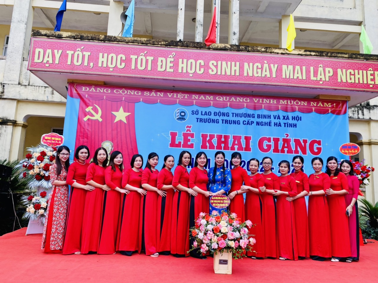 Trường Trung cấp nghề Hà Tĩnh hân hoan đón chào năm học mới, năm học 2022 - 2023!